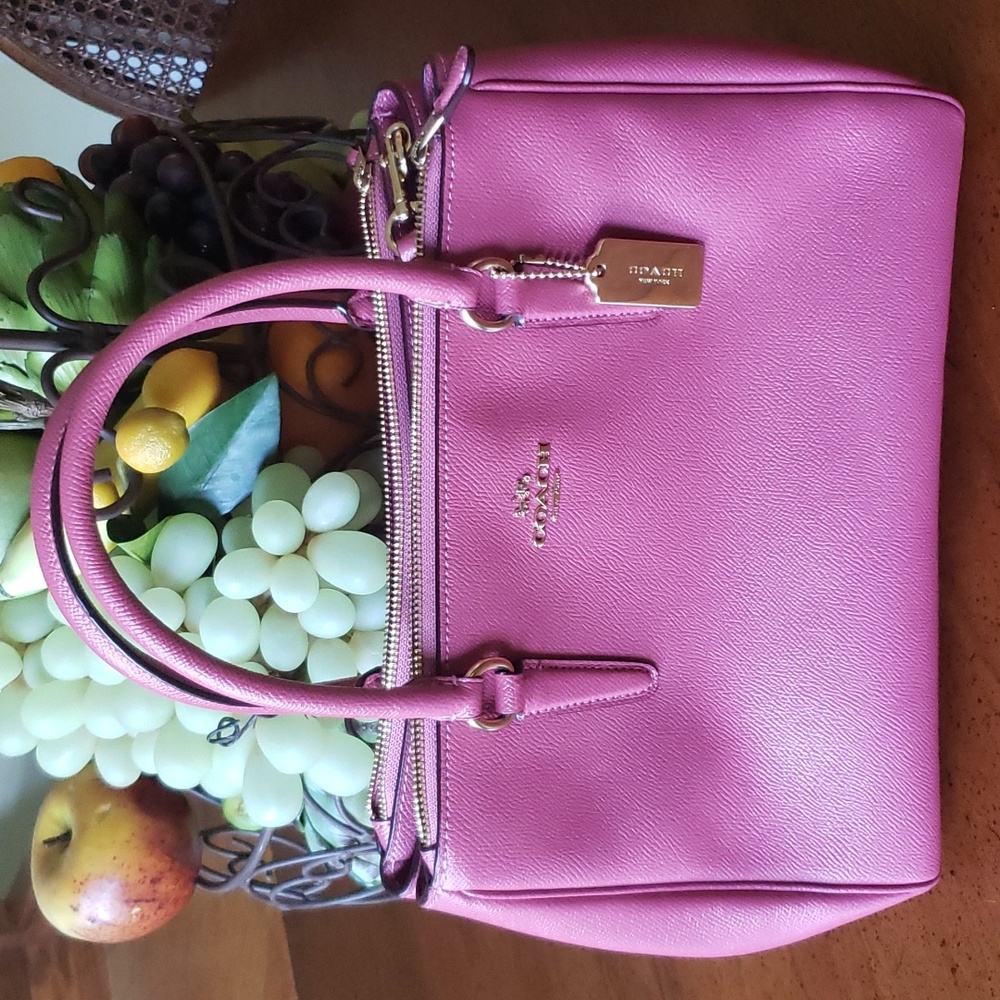 💞 COACH CONVERTABLE PURSE